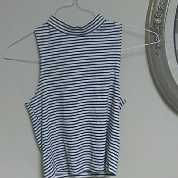 NEW high neck Crop Top - Picture 1 of 2